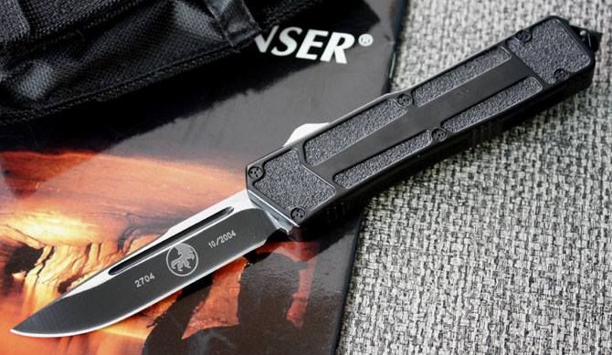 Ultra precision imitation micro technology Holy Beetle single headed straight jump (black)