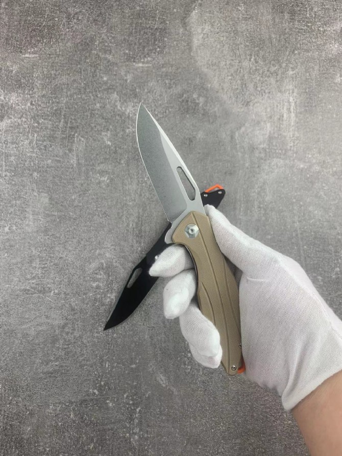 HY009                  G10 folding knife for warhorses