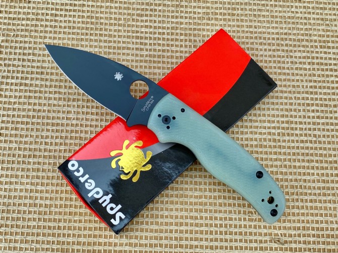 SPYDERCO C229 Shaman Bearing Folding Knife (Transparent G10 Handle)