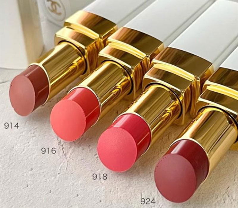 CHANEL White Tube 916