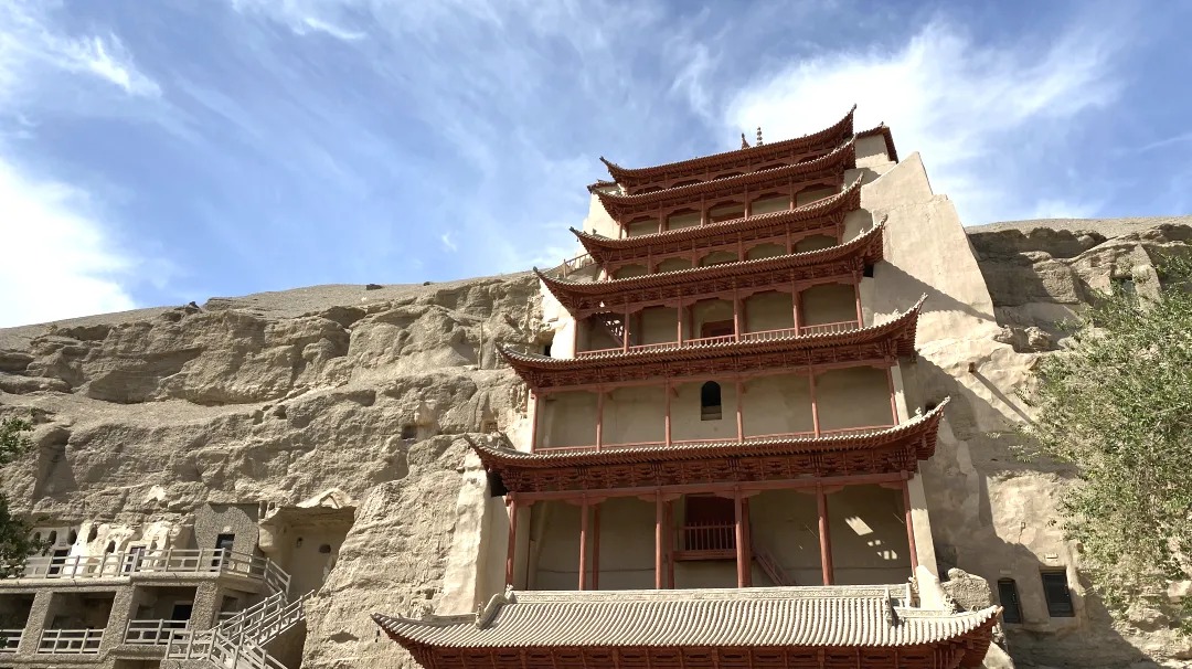 [Encounter the Silk Road] Seven days and six nights to play all over Qinghai Lake, Chaka Salt Lake, Emerald Lake, Mogao Grottoes, Mingsha Mountain Crescent Spring, Colorful Danxia, 2-8 people small group in-depth tour
