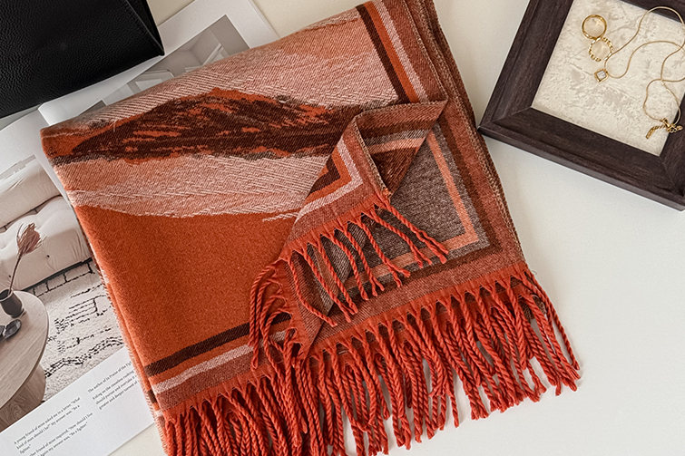 Winter Scarf Materials: A Guide to Staying Warm and Stylish