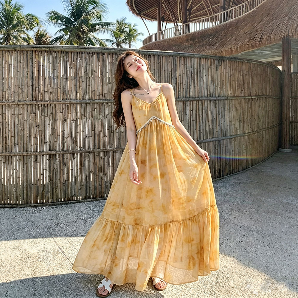 Korean-style French resort style gradient camisole dress for women, loose and slim-fitting, mid-length skirt