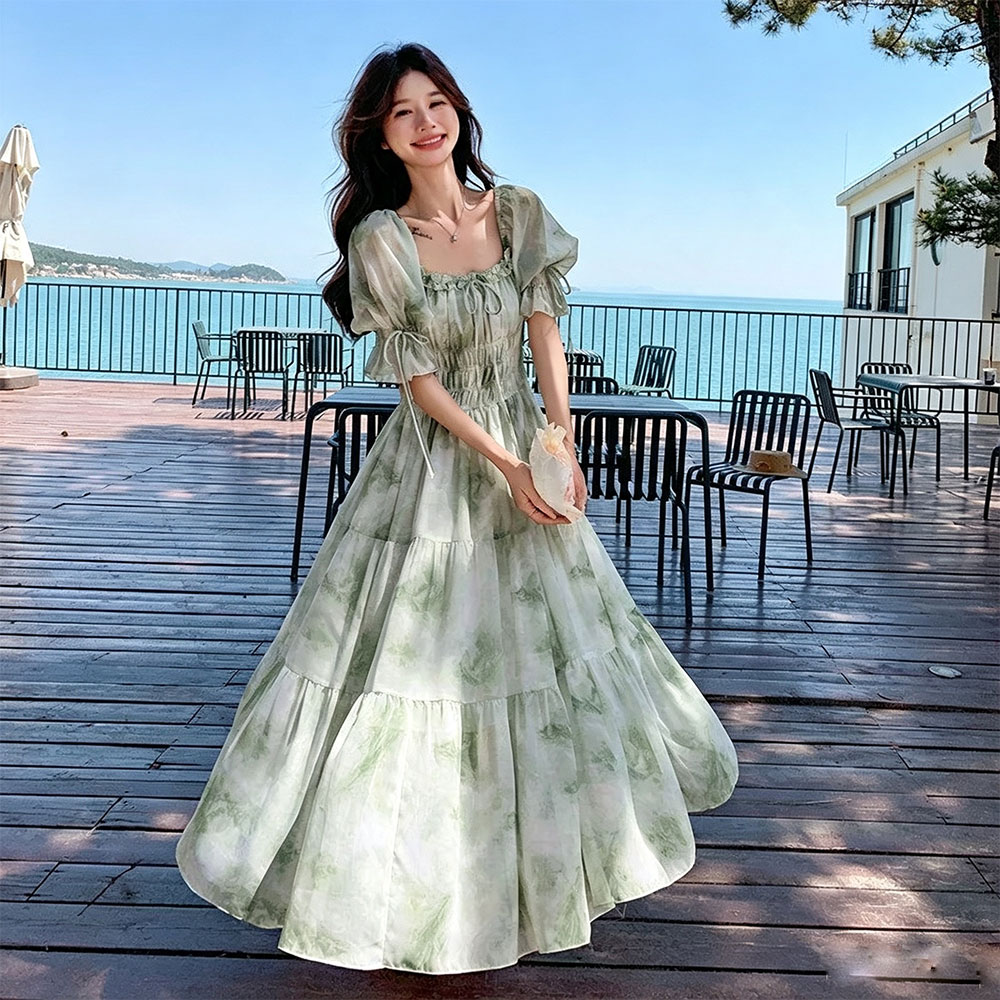 French-style gentle breeze square-neck floral dress for women, 2026 summer new Korean style, fitted waist, slim-fitting, eustoma long skirt